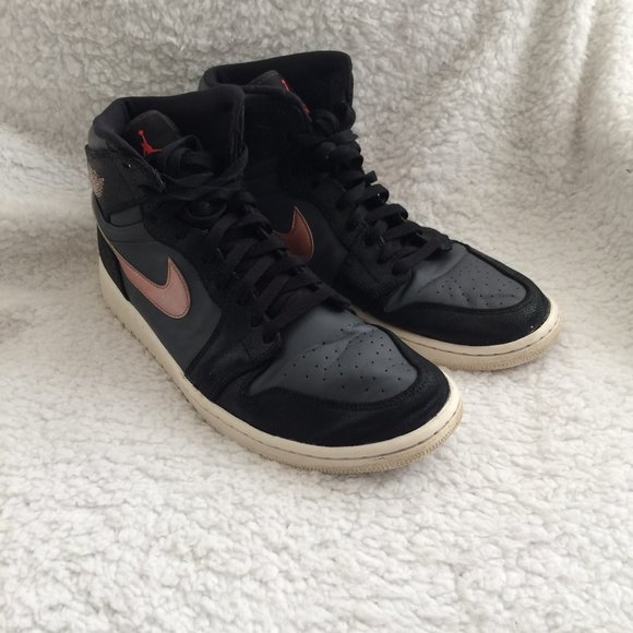 Nike Other - Nike Air Jordan 1 Retro Rose Gold Sneakers
